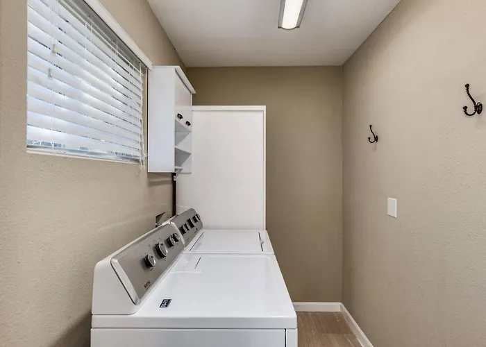 Holiday home Poolside Oasis Near Old Town & Ballparks *